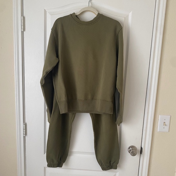 Adidas Human Race Sweatshirt and Sweatpants - Picture 4 of 12